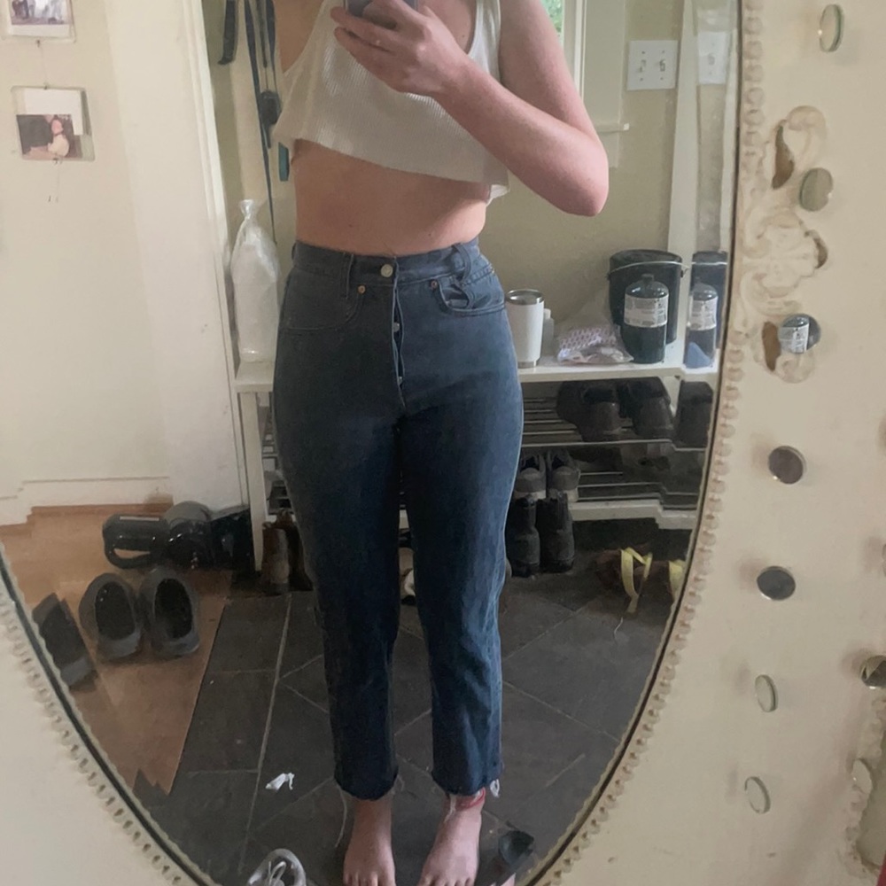 Flattering Levi high waisted raw hem jeans